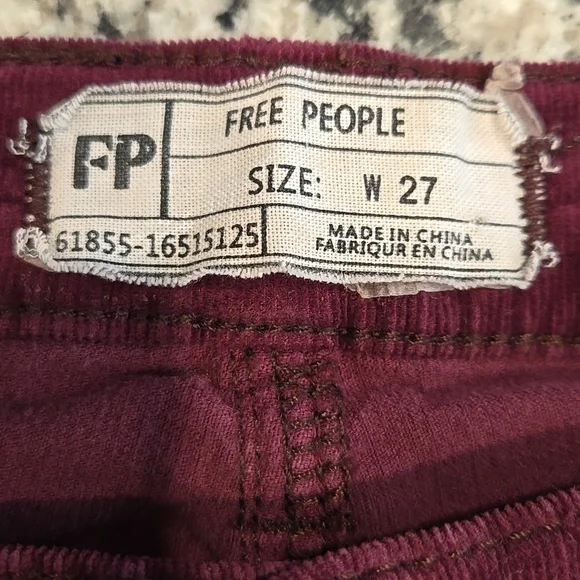 FREE PEOPLE BURGUNDY CORDUROY BUTTON FLY ANKLE/CROPPED SKINNY JEANS. SIZE 27. - Picture 3 of 7